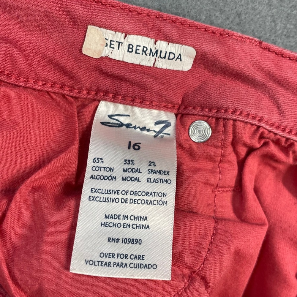 Seven7 Holly Berry Red Sunset Bermuda Shorts Stretch Womens Size 16 - Picture 4 of 9